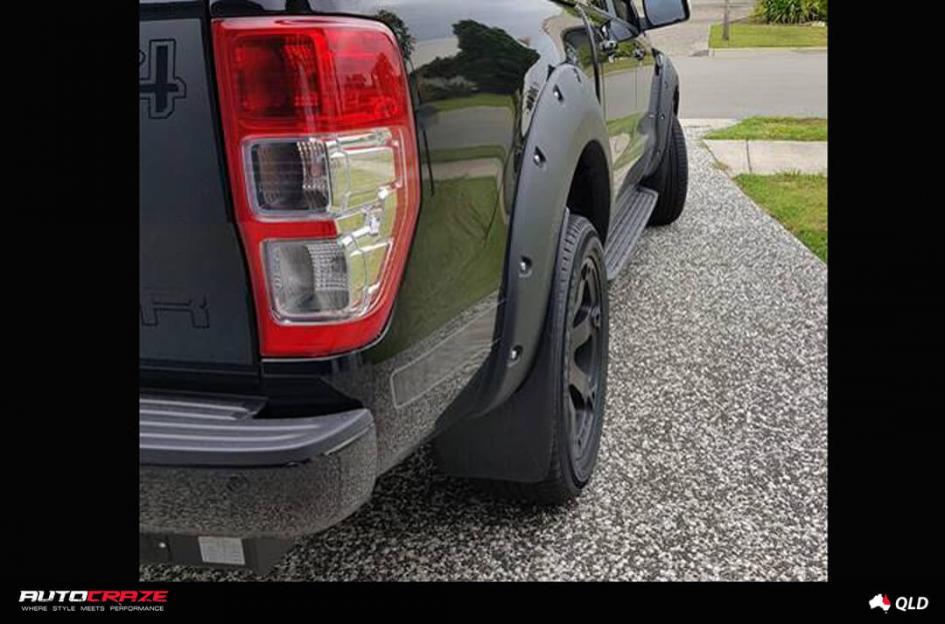 FORD RANGER BEAST BLACK MACHINED WITH DARK TINT